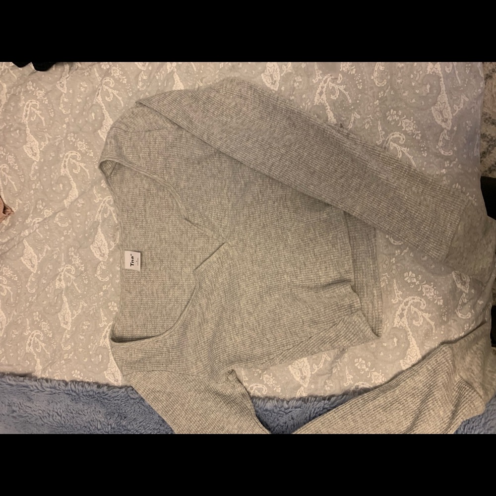 V cut long sleeve